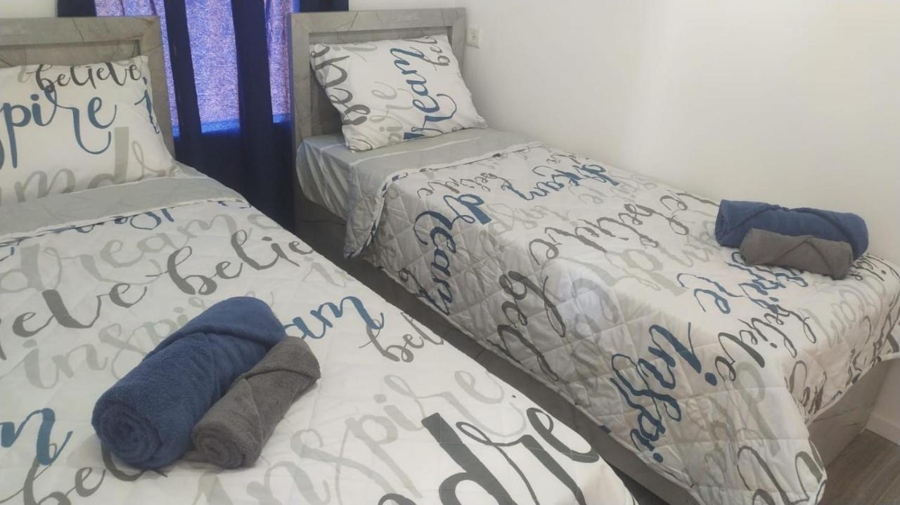 אצל דוד בכפר Apartment Kfar Gidon Exterior photo